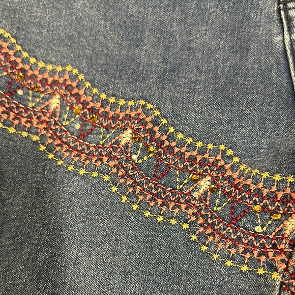 Venus Embellished Blue‎ Jeans - Picture 3 of 4